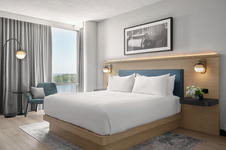 1 King Bed (7 of 21)