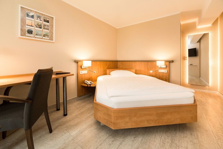 Room 4 of 58