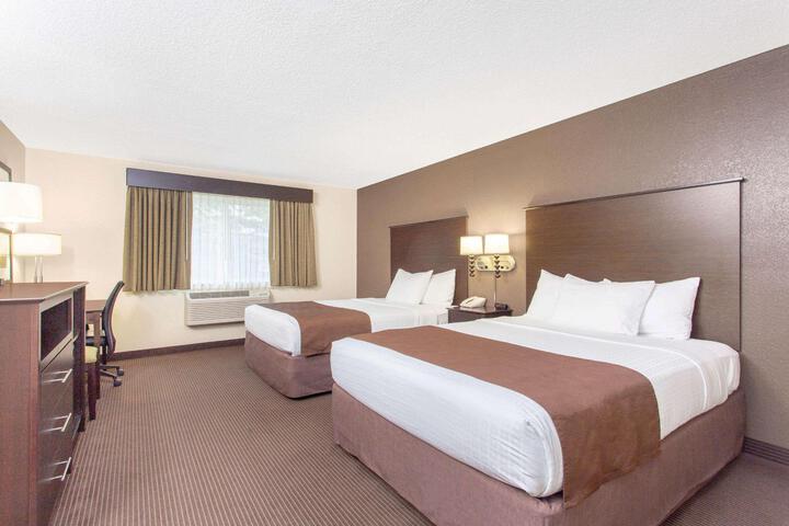 Executive 2 Queen Beds (6 of 6)