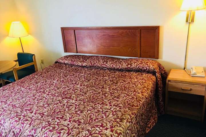 Room 12 of 28