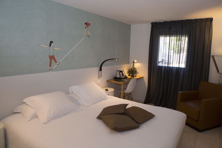 Room 9 of 71
