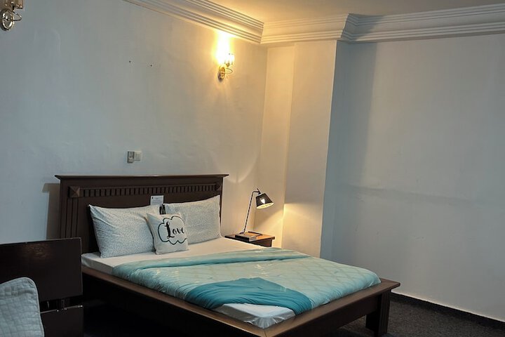 Room 68 of 307