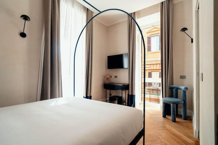 Room 3 of 23
