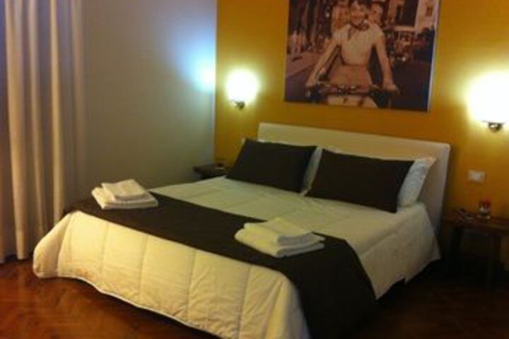 Room 16 of 33
