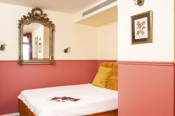 Room 15 of 61