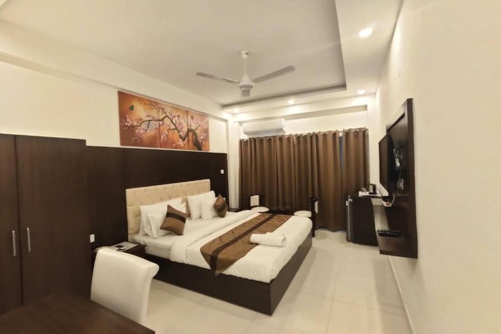 Room 8 of 56