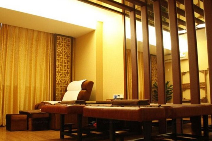 Hotel Suite Photo