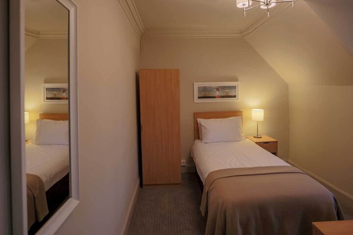 Room 19 of 79
