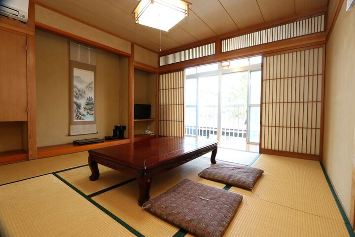 Room 9 of 55