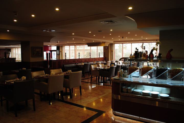 Breakfast area