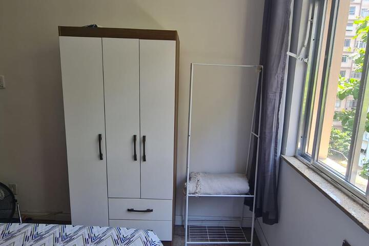 Room 8 of 17