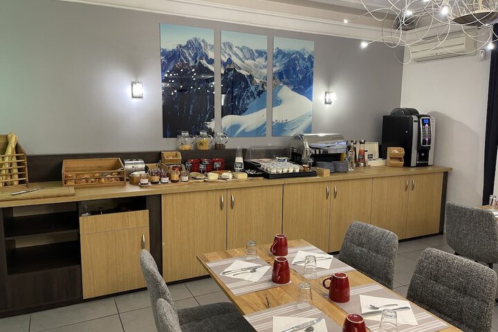 Breakfast/Coffee Service 30 of 39