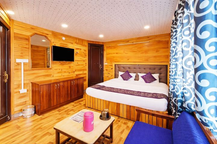 Room 8 of 48