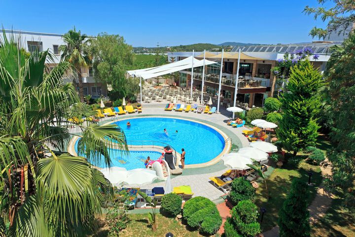 Pools & Facilities