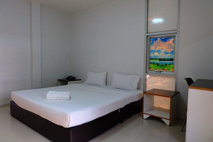 Room 10 of 21