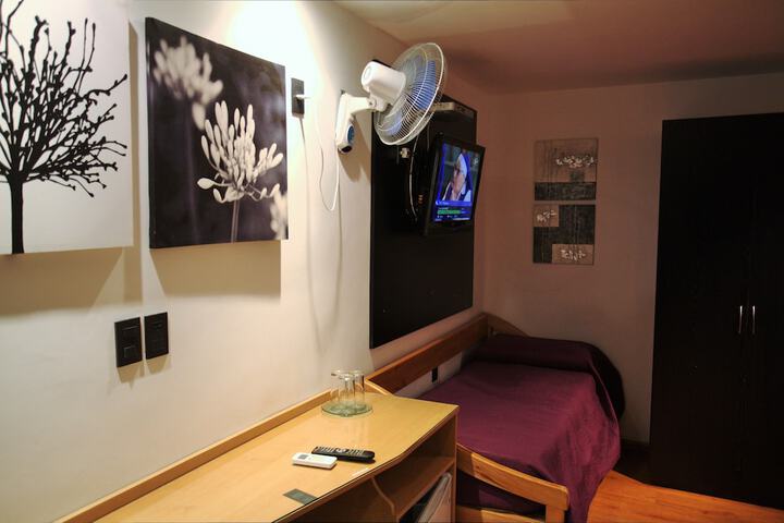 Room 27 of 110