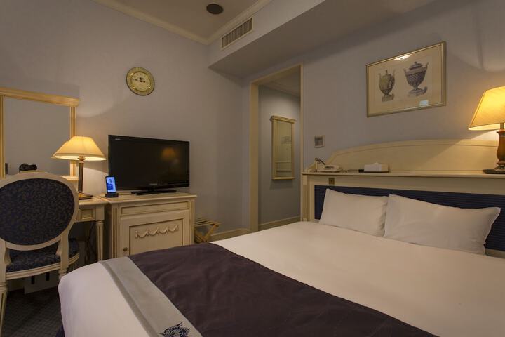 Room 26 of 89