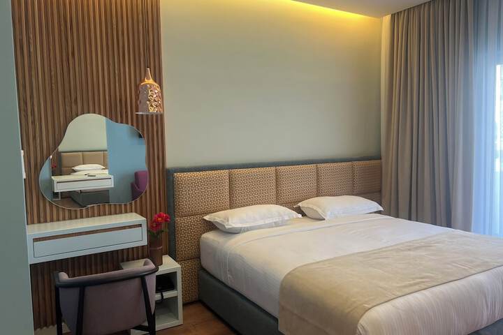 Room 9 of 26