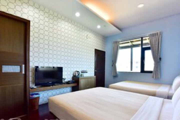 Room 25 of 28