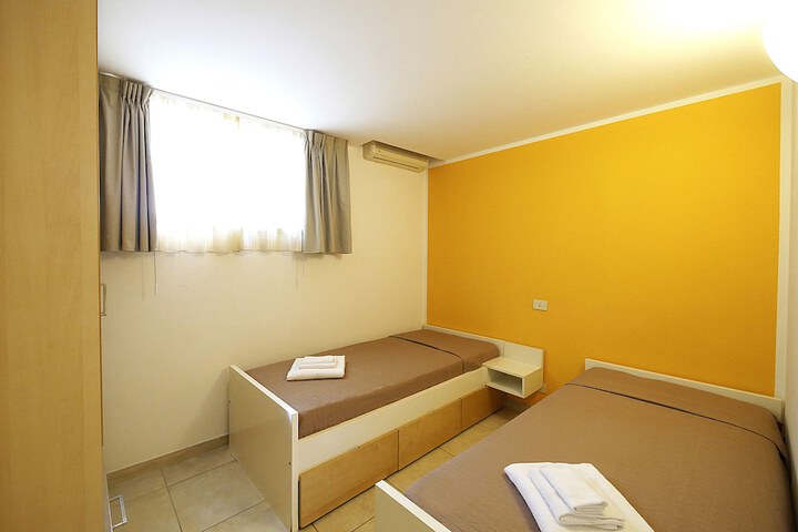 Room 12 of 45