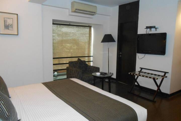 Room 25 of 65