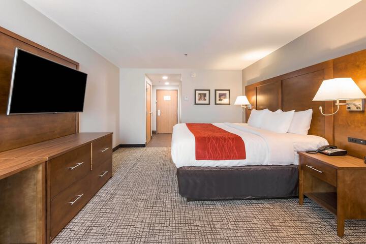 Room 17 of 38