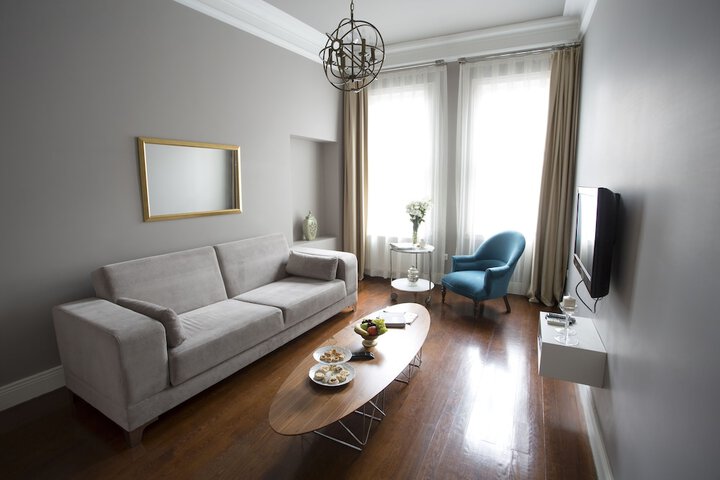 Room 10 of 25