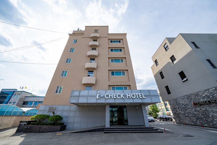 Hotel 119 of 119