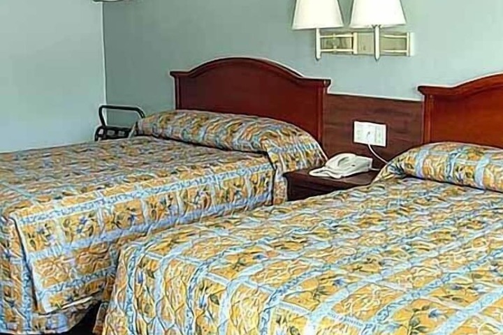 2 Double Beds (5 of 5)