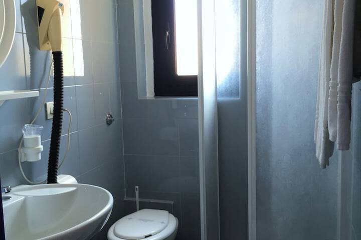 Room 36 of 74