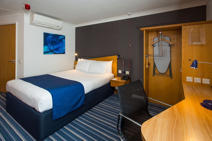 Room 4 of 53