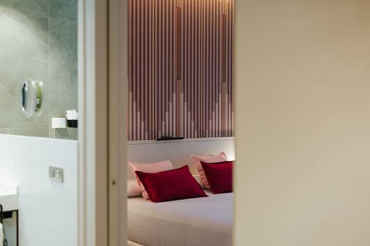 Room 49 of 168