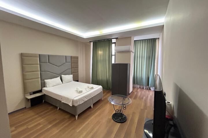 Room 68 of 204