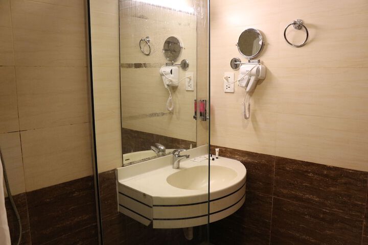 Room 40 of 63