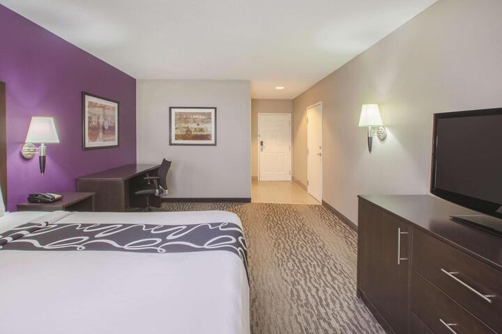1 King Bed Mobility Accessible (13 of 13)