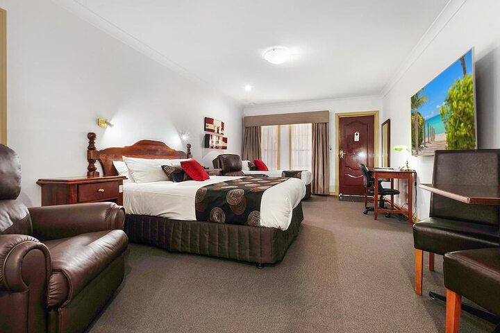 Room 4 of 47