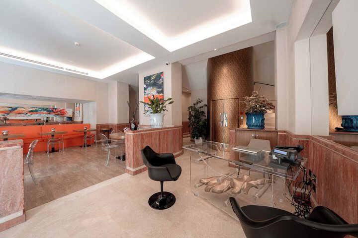 Hotel Interior 26 of 197