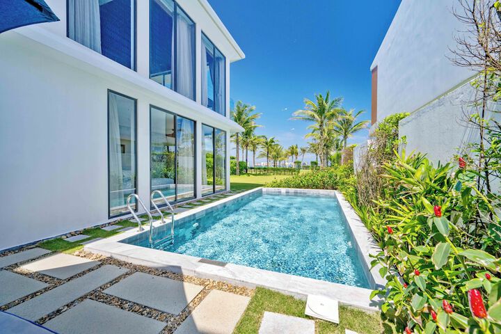 Pool 160 of 168