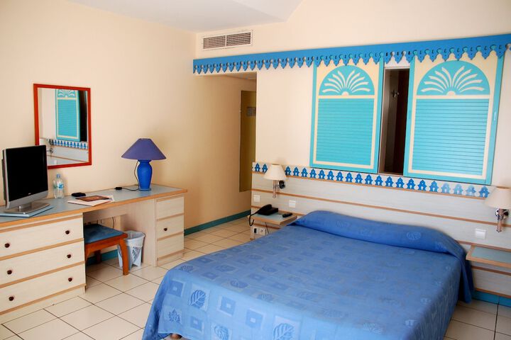 Room 4 of 36