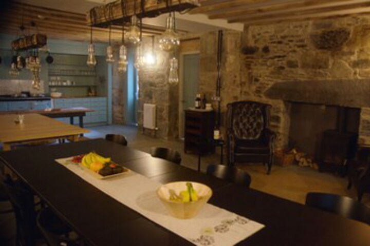 Dining 7 of 16