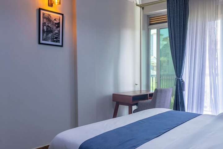 Room 25 of 53