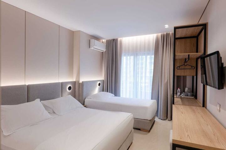 Room 37 of 103