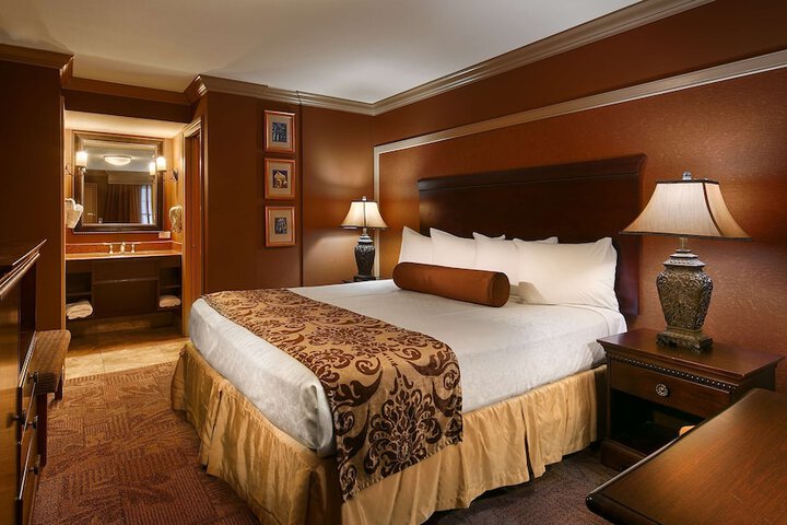 Room 4 of 32