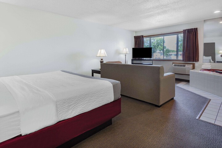 1 King Bed (17 of 19)