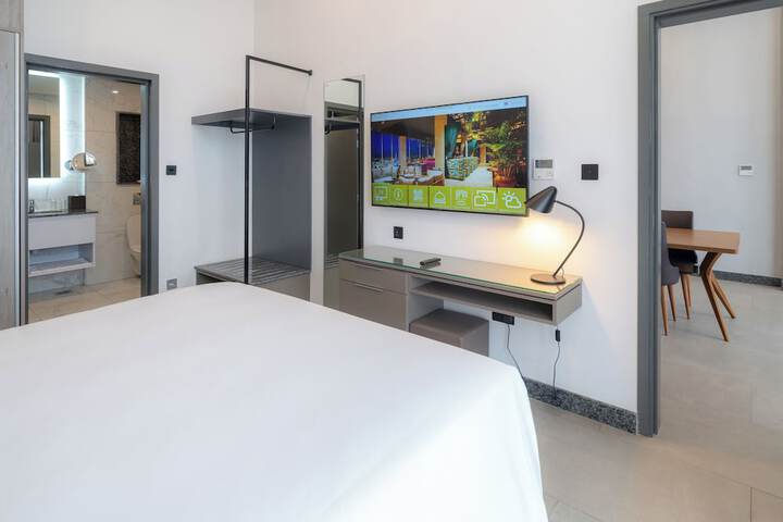Room 28 of 89