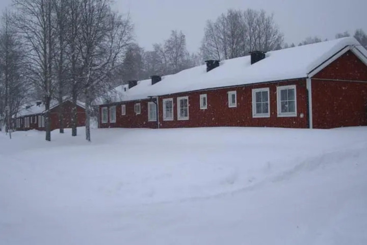 HOLIDAY VILLAGE