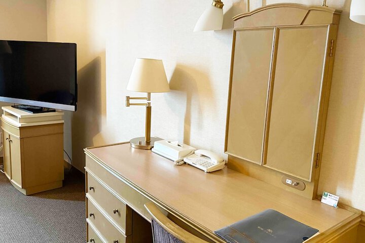 Room 14 of 46