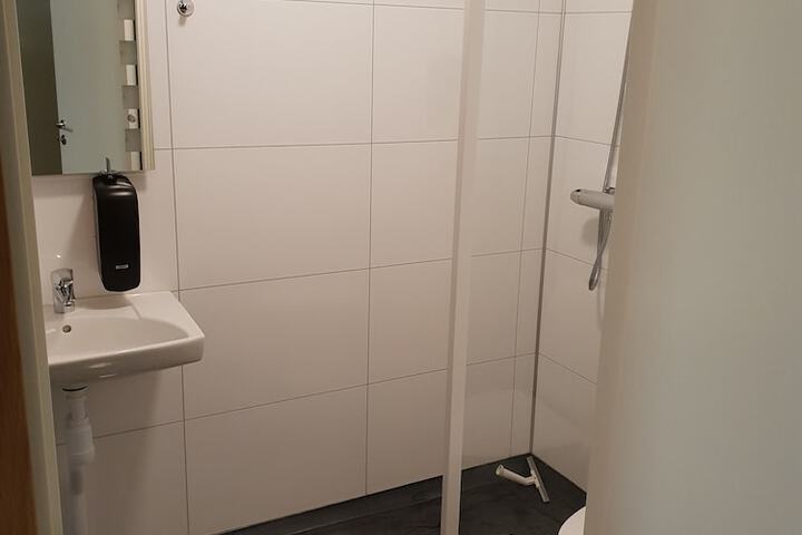 Room 17 of 37