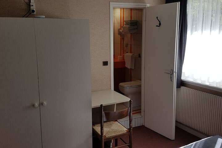 Room 18 of 91