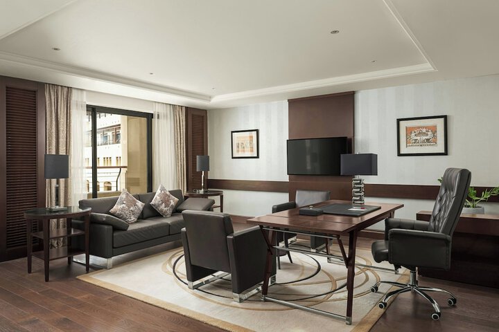 Room 48 of 175